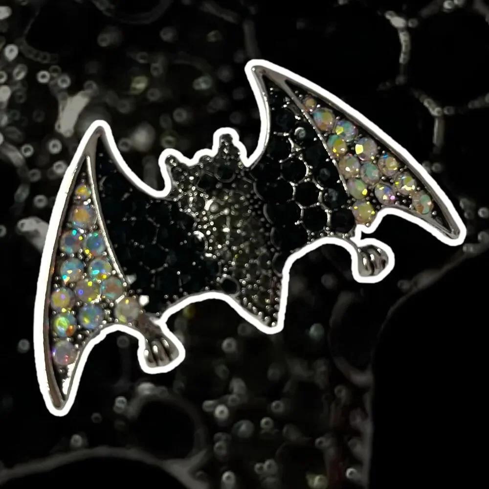 Stunning Elegant Halloween Bat Pin  - Sparkling Rhinestone Brooch BLUE/GOLD - Picture 8 of 8